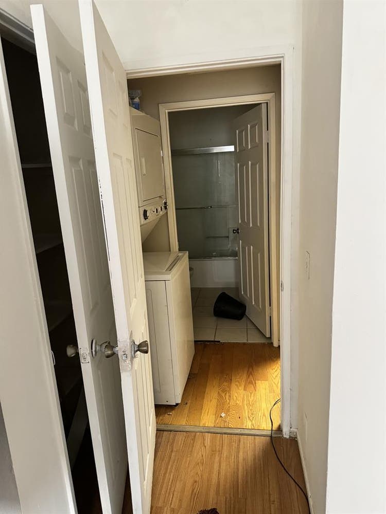 Room w private bathroom fr rent