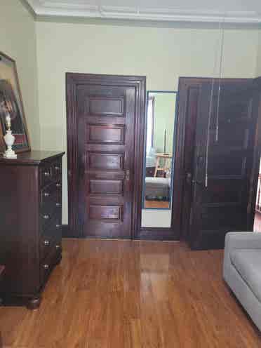looking for a roommate