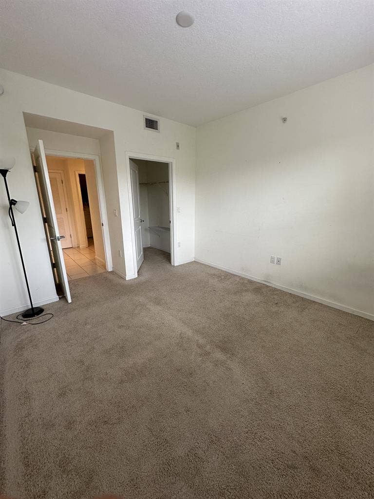 Room for Rent Doral