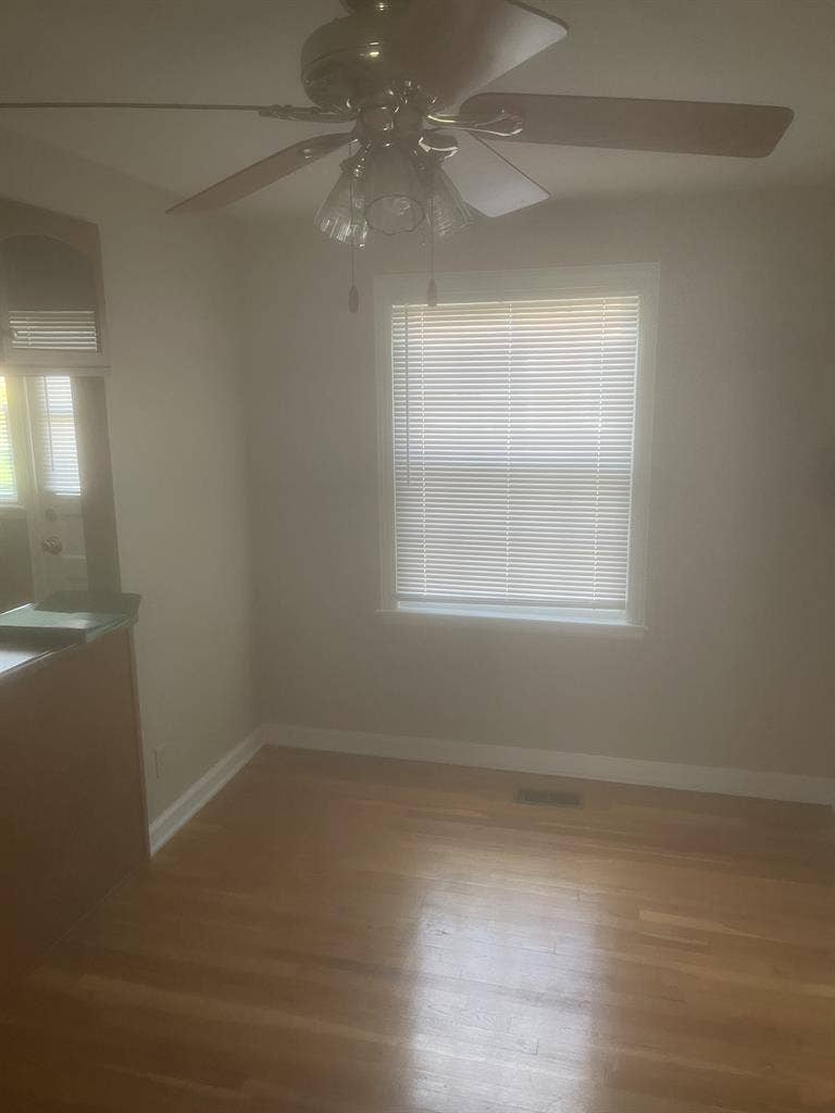 Roommates wanted