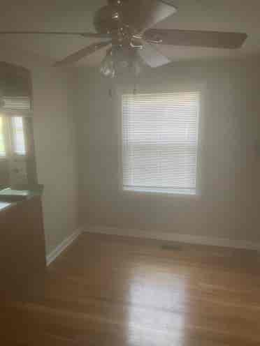 Roommates wanted