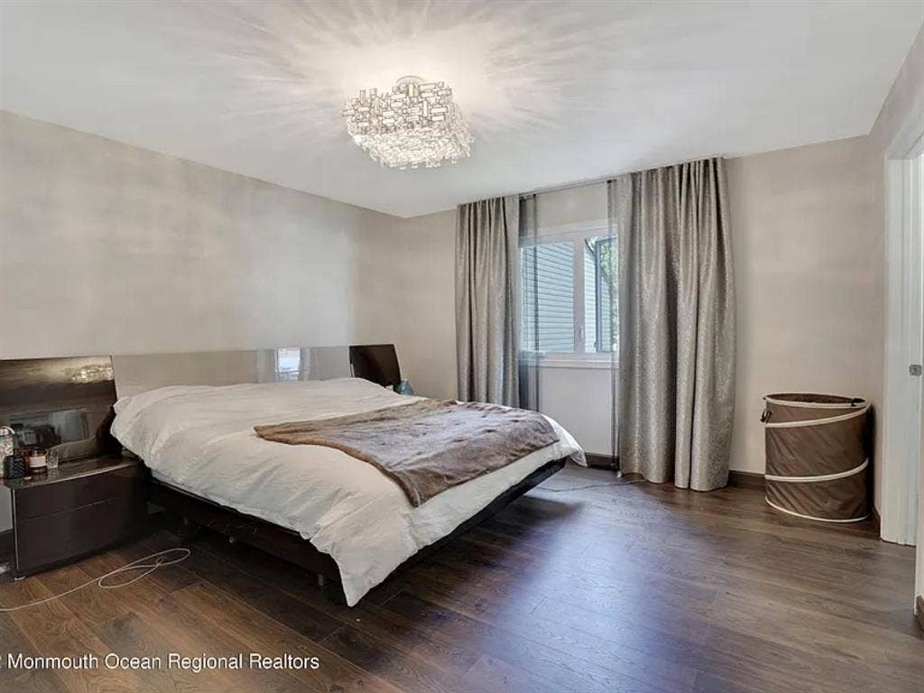 Spacious room in The Orchards