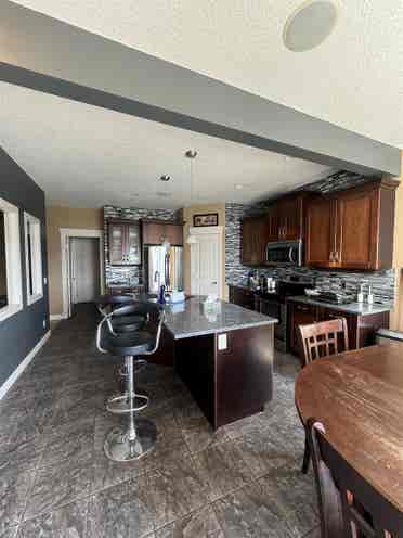 Looking for a Roomate!