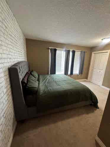 Looking for a Roomate!