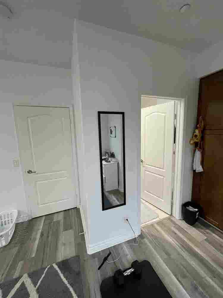 Roommate Wanted - Master Bedroom