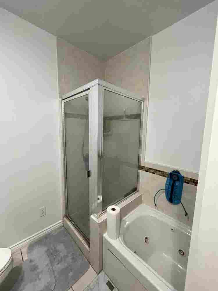Roommate Wanted - Master Bedroom