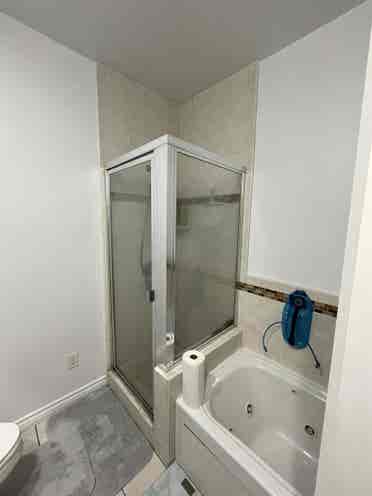 Roommate Wanted - Master Bedroom