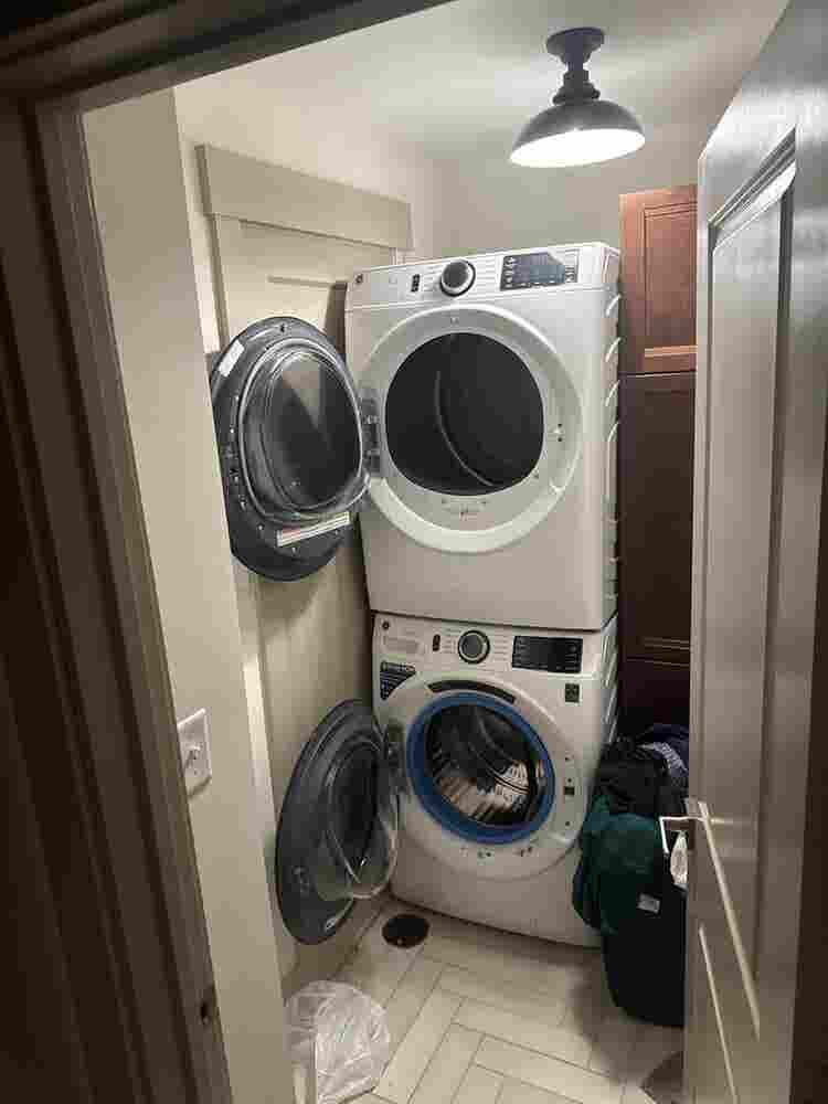 Need roommate for my 2br in OTR