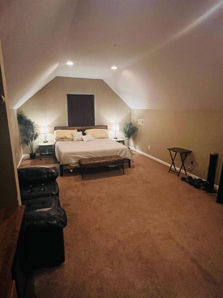 2 Rooms for Rent Full bath
