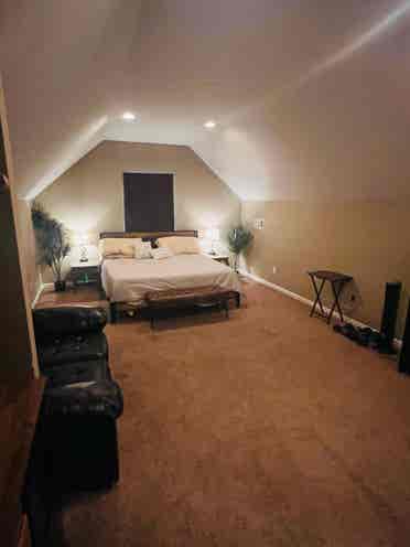 2 Rooms for Rent Full bath