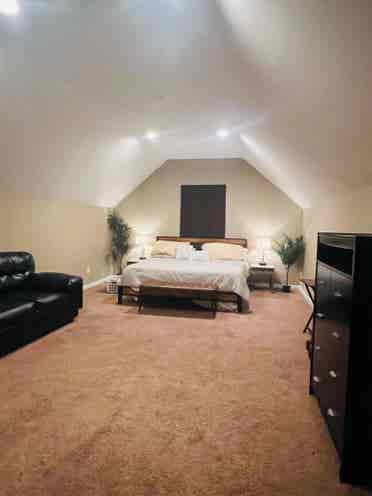 2 Rooms for Rent Full bath