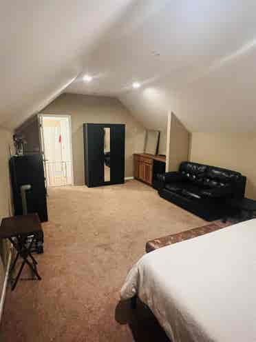 2 Rooms for Rent Full bath