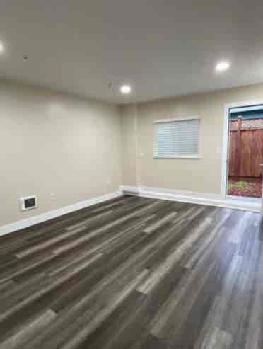 Private Studio-Utilities Included