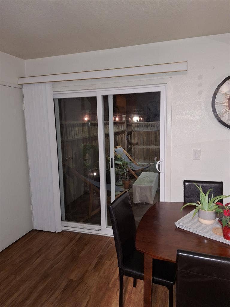 bt Townhouse Room for Rent
