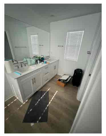 PrimaryBdrm-min frVictoriaGardens
