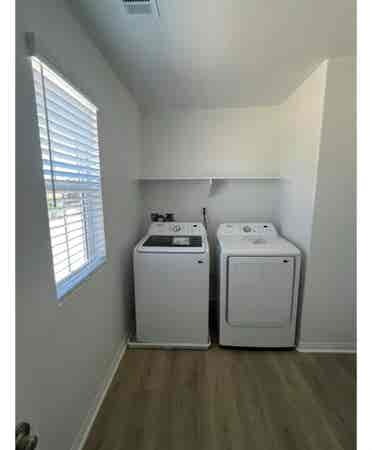 PrimaryBdrm-min frVictoriaGardens