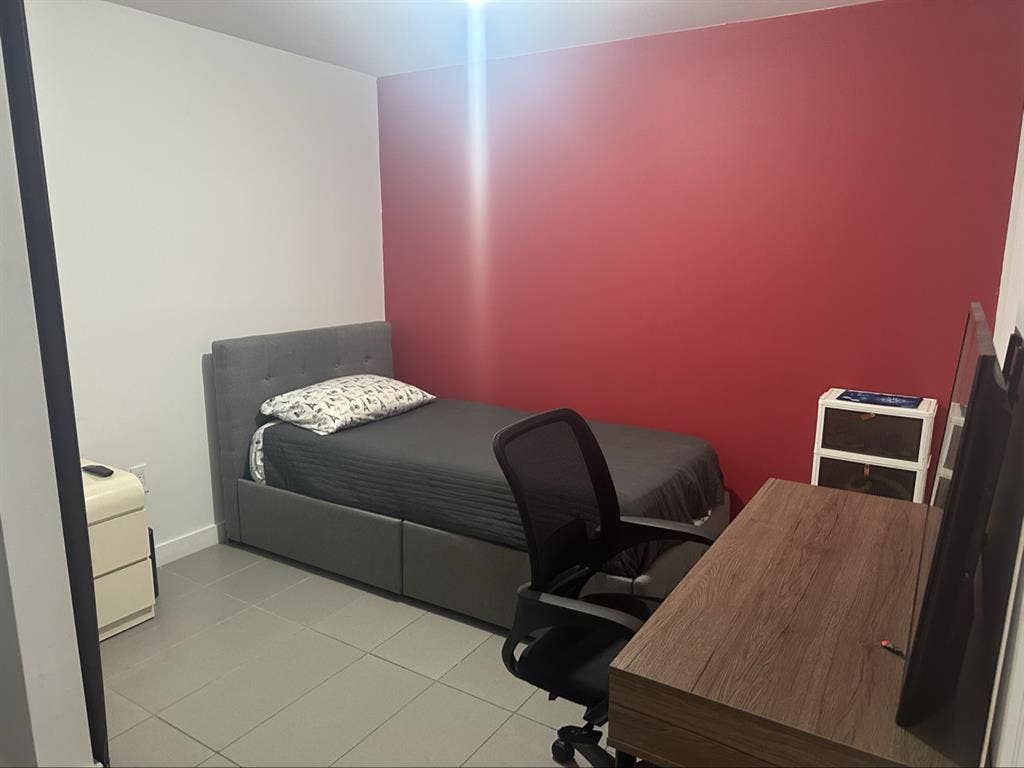 Private room/den dowtown Miami