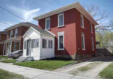 5 Rooms available June