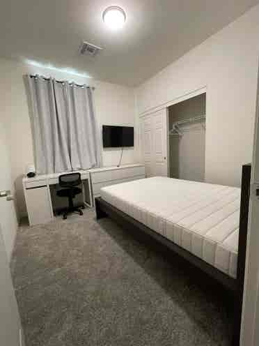 Room for rent! One FEMALE ONLY