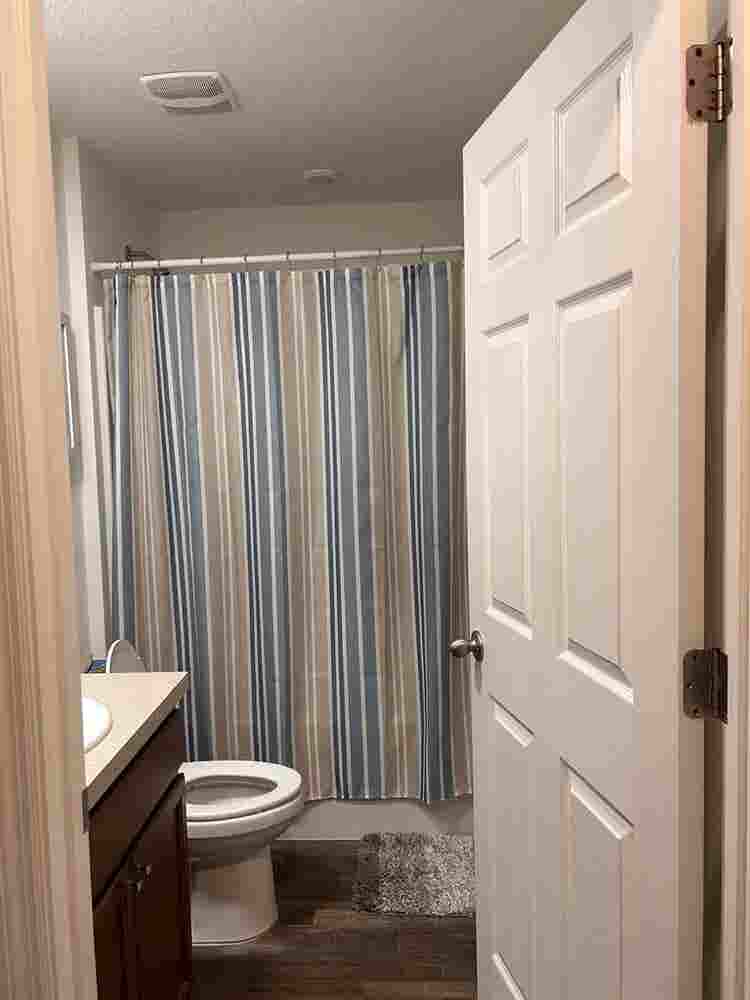 Private room and bathroom