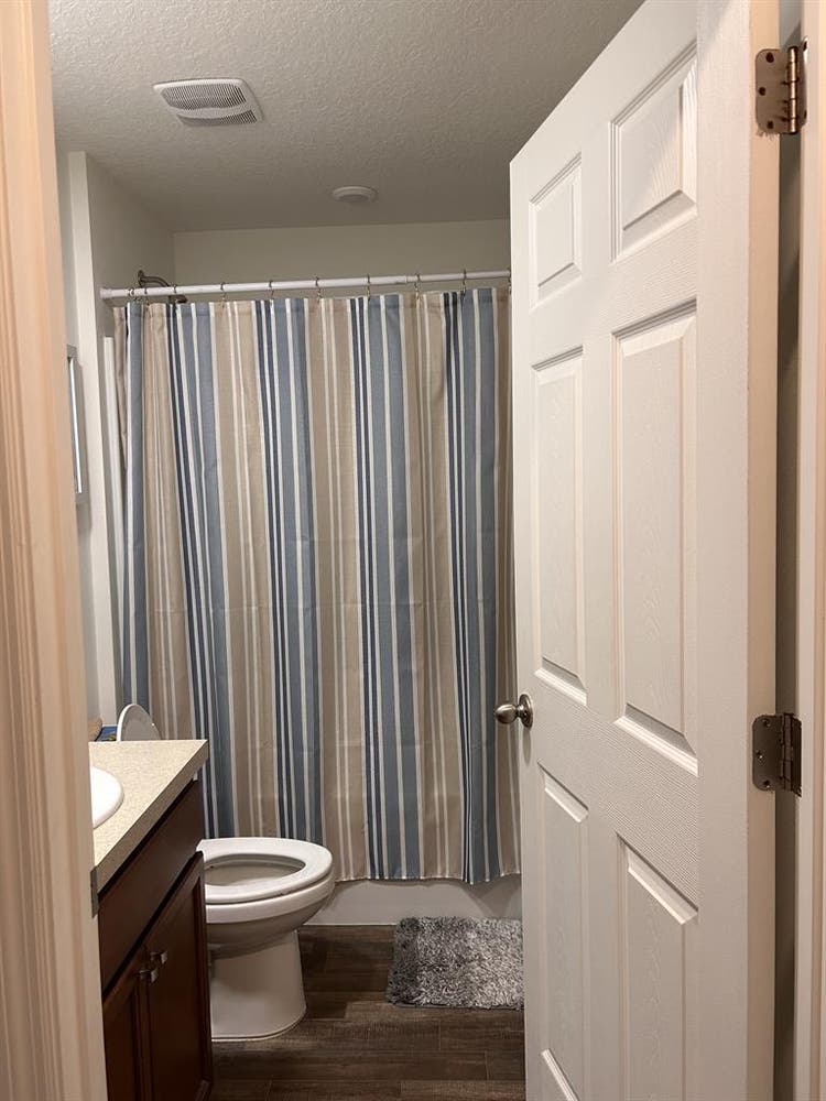 Private room and bathroom