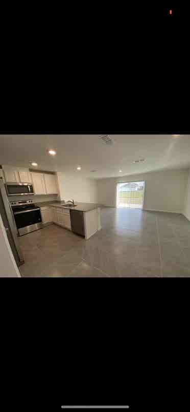 1room, private bath with utilities