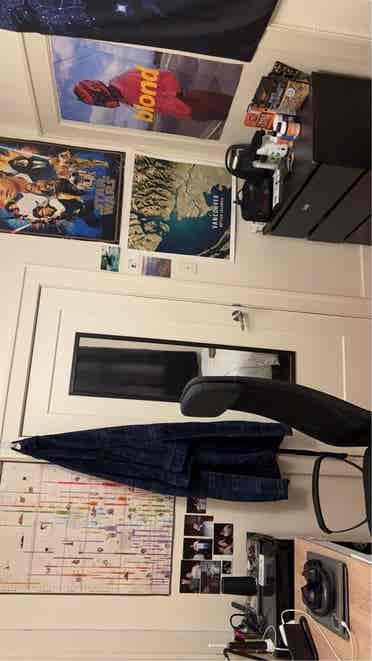 Looking for 2 roommates