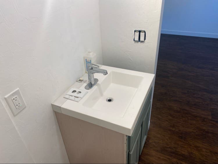 Studio with Private Bath/Entrance