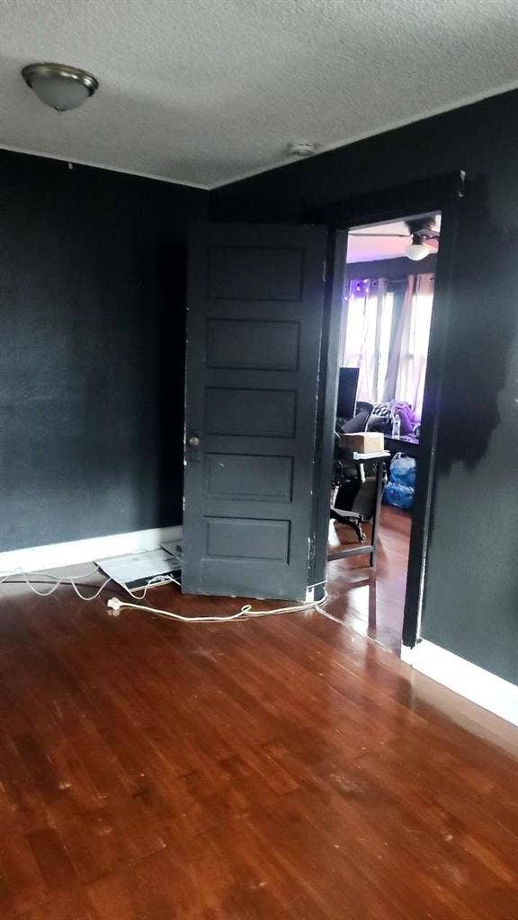 Large Room for Rent!