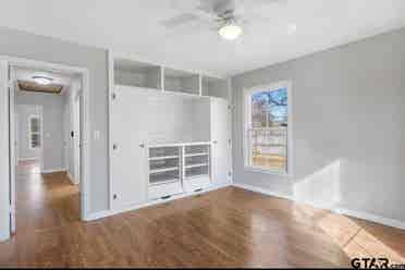 Room for rent! Move in Date May 1!