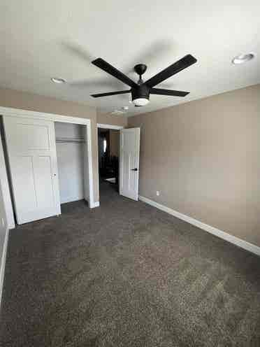 Large bedroom in Saratoga Springs