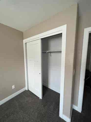 Large bedroom in Saratoga Springs