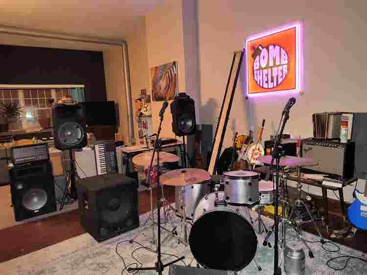 sq ft Loft in Bay View