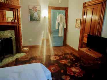Victorian bright Home to Share