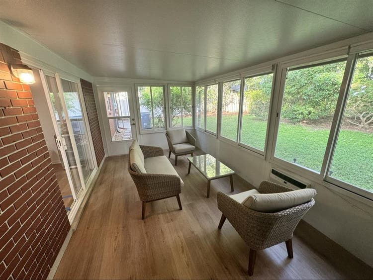 Private Room in Winter Garden!