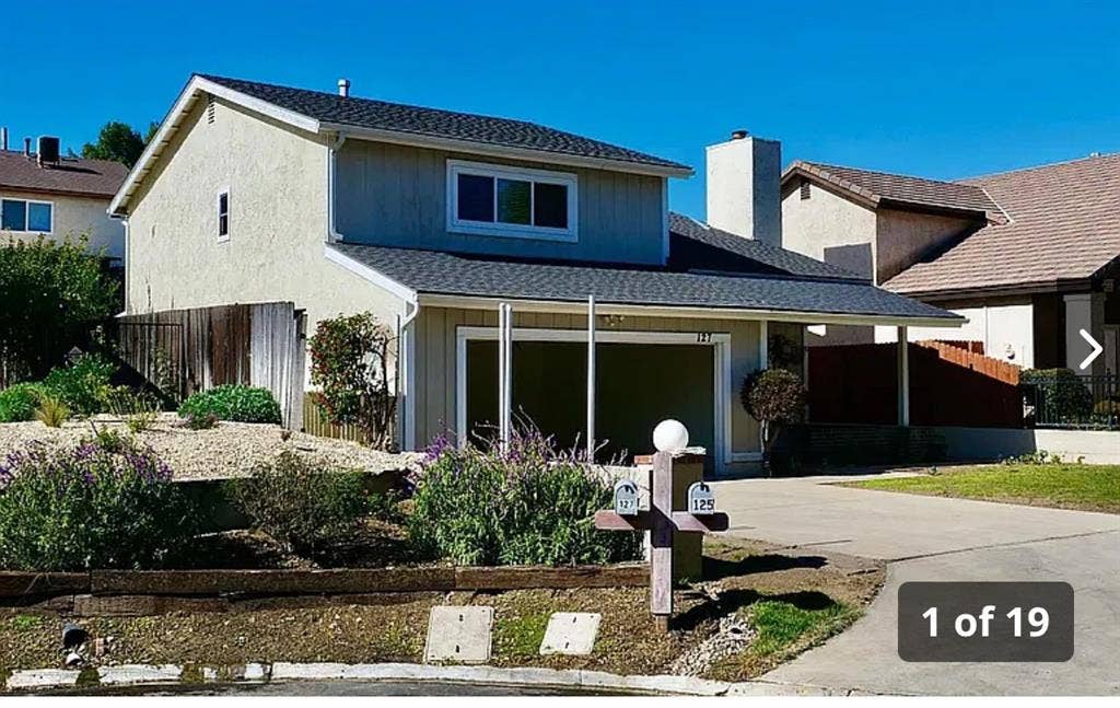 Two rooms for rent in 3 bed house