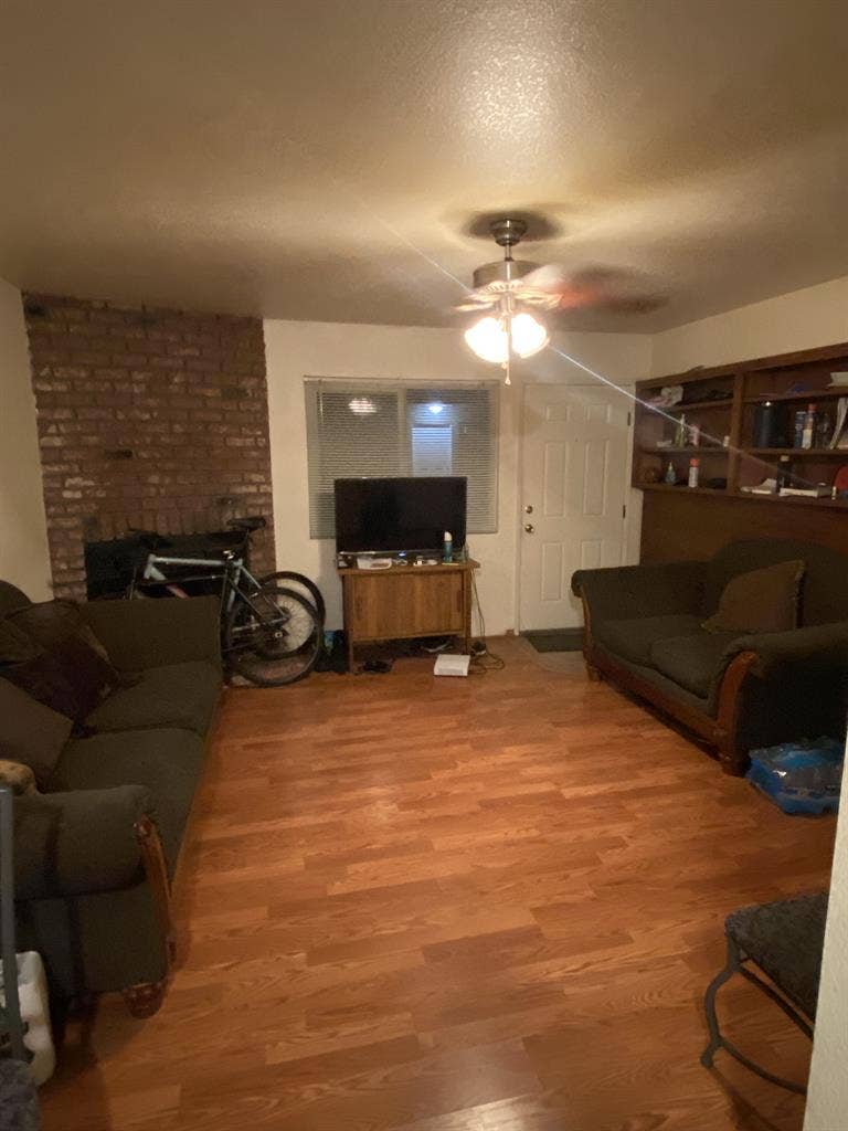 Looking for a roommate!