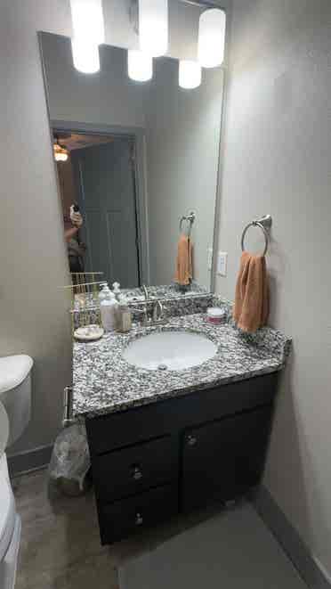 Price reduced for a summer sublease