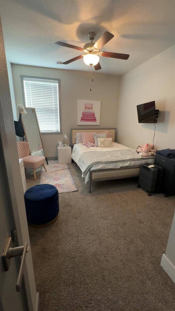 Price reduced for a summer sublease