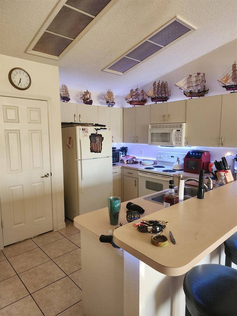 Furnished room for rent