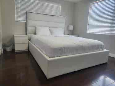 LITTLE HAVANA FURNISHED ROOM