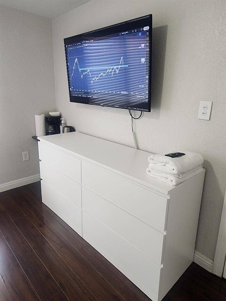 LITTLE HAVANA FURNISHED ROOM