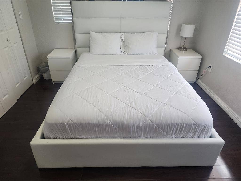 LITTLE HAVANA FURNISHED ROOM