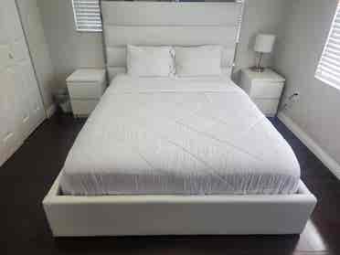 LITTLE HAVANA FURNISHED ROOM