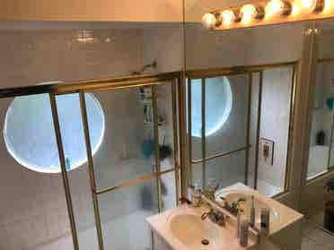 Brentwood Room For rent