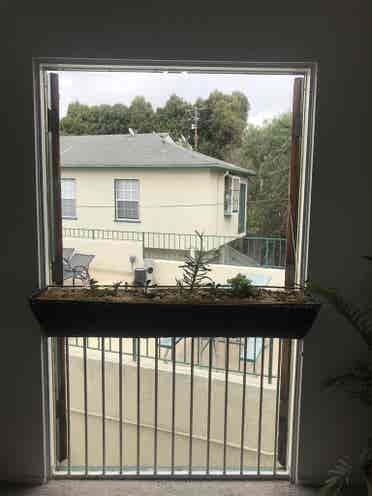 Brentwood Room For rent