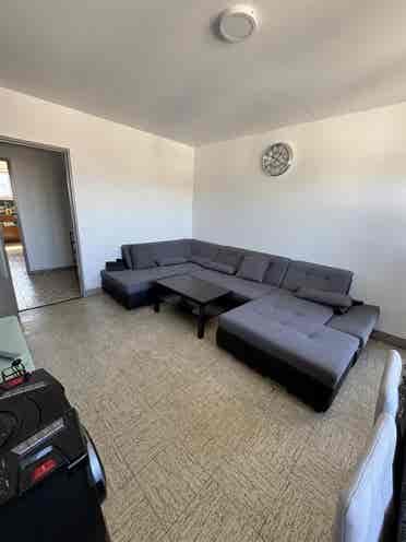 Looking for female flatmate