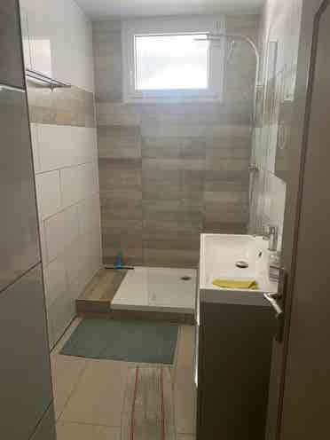Looking for female flatmate