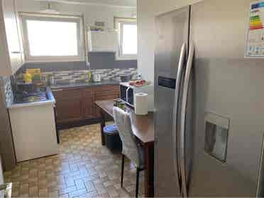 Looking for female flatmate