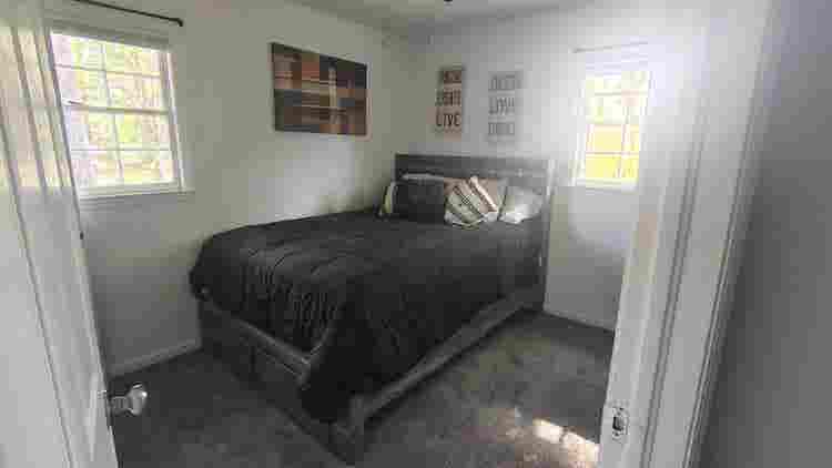 Ladies! Awesome Roommate Spot Open!